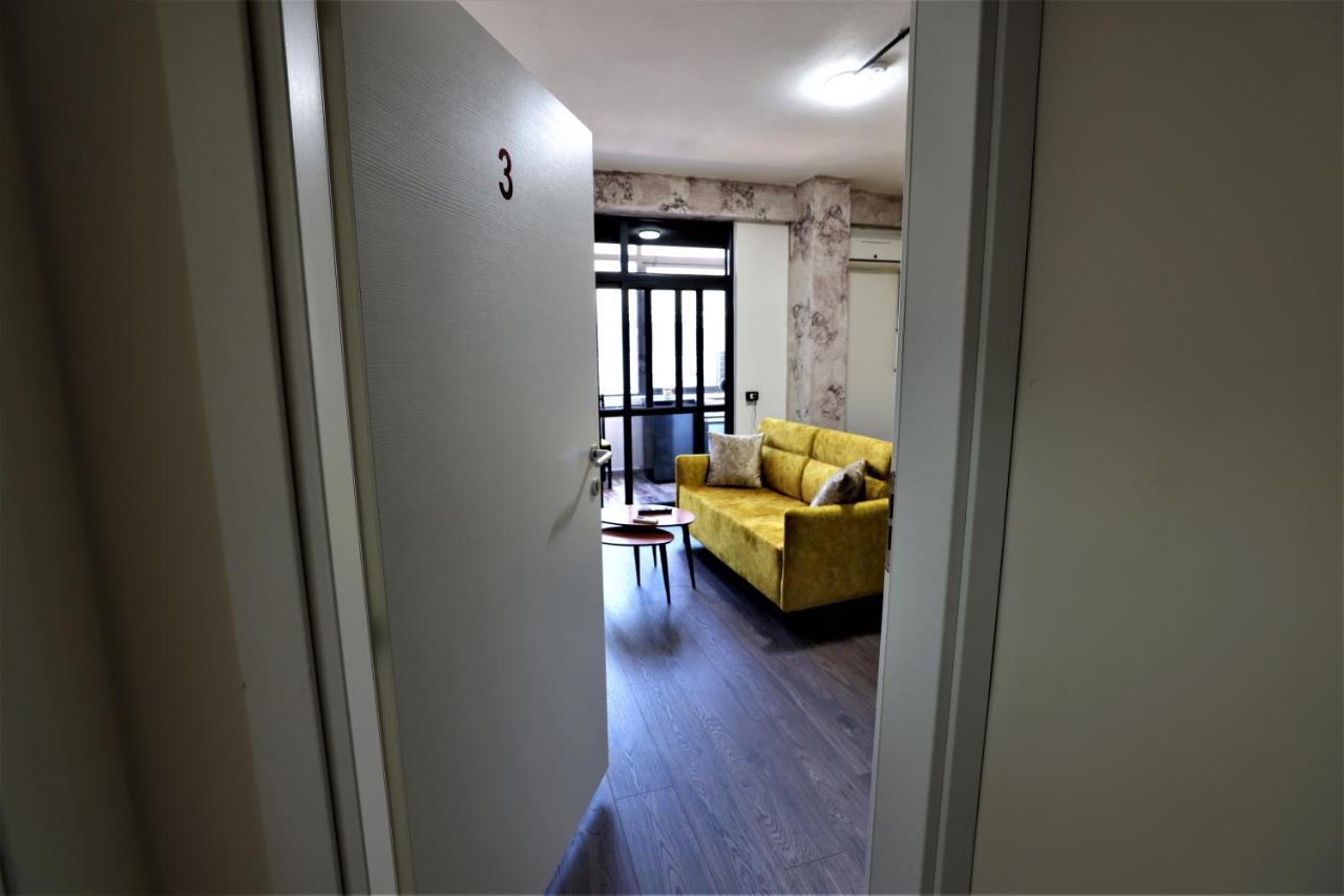 Ferienwohnung Stylish Studio In The Heart Of Tirana #3 Exterior foto